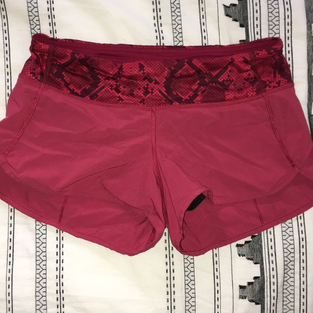 Red Lululemon speed up short